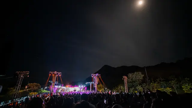 Bulan Purnama di International Golo Mori Jazz