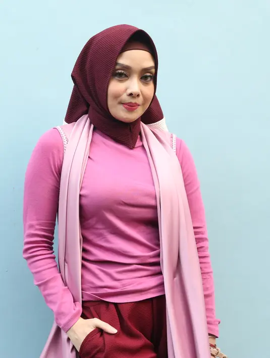 "Aku sama laki-laki gak antipati. Cuma kalau laki-laki udah mulai WhatsApp ngedeketin pakai kata-kata kangen atau segala macam aku block," ungkap Terry Putri. (Nurwahyunan/Bintang.com)