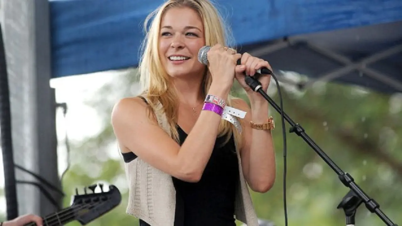LeAnn Rimes (cbslocal.com)