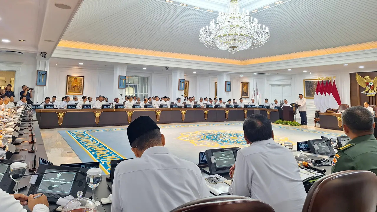 Presiden Prabowo Subianto menggelar sidang kabinet paripurna di Kantor Presiden Jakarta yang dihadiri jajaran, Rabu (22/1/2025).
