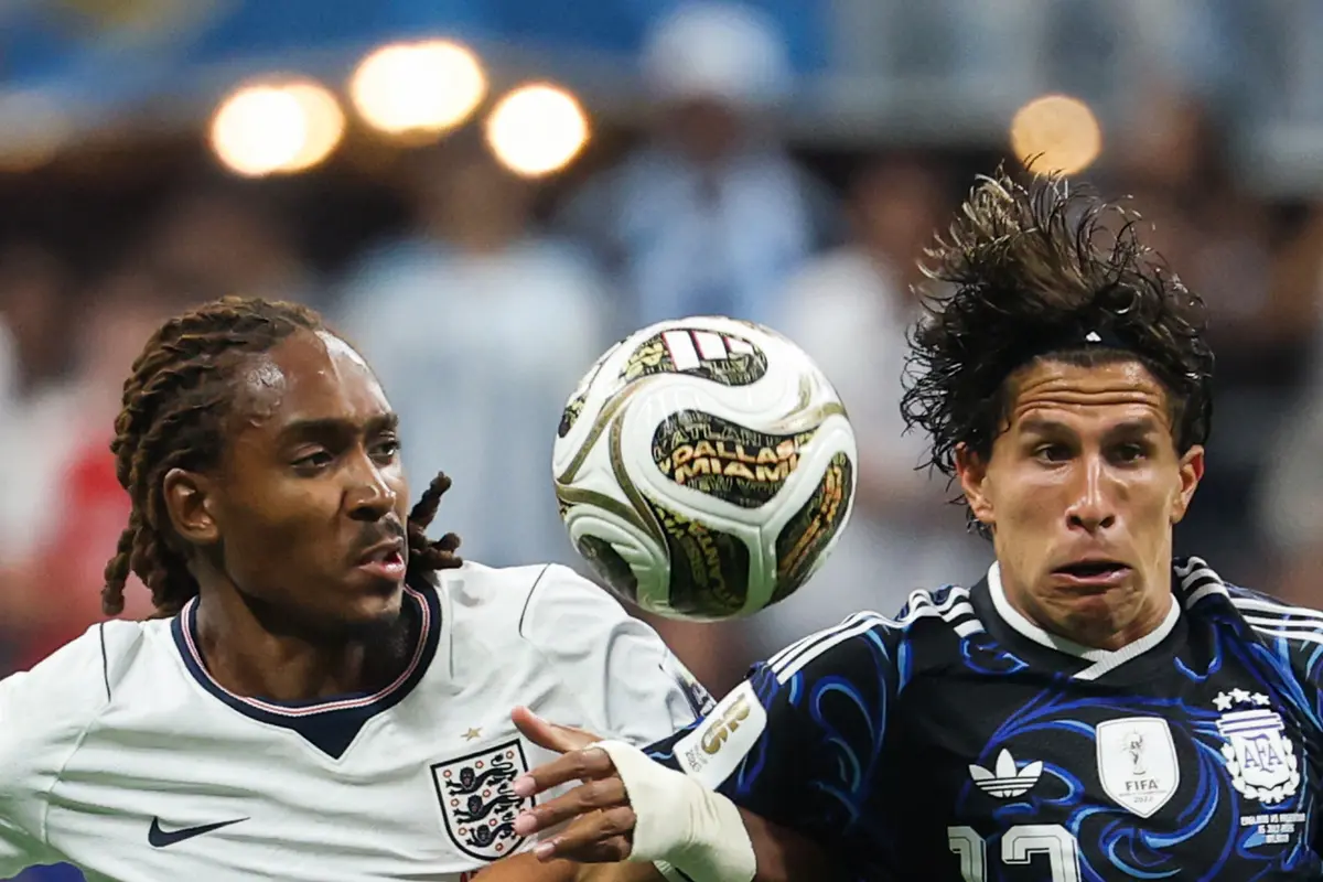 Djed Spence Vs Giuliano Simeone - Piala Dunia 2026