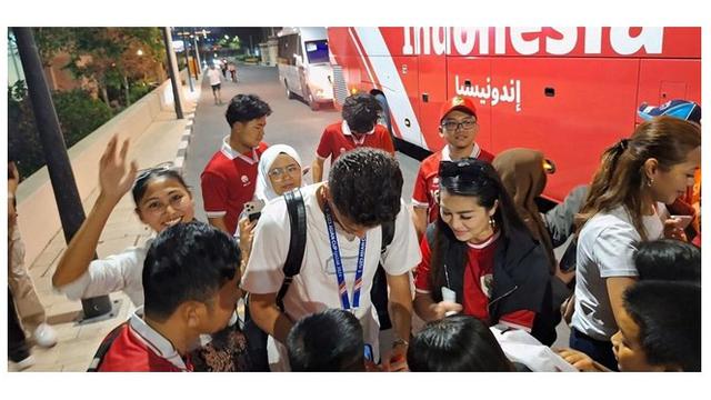 9 Momen Fitri Carlina Setia Nonton Langsung Timnas, Rela Bolak-Balik Indonesia-Qatar