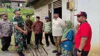 Kegiatan perbaikan rumah melalui program Rumah Tidak Layak Huni (RTLH) di Kelurahan Bukit Biru, Kecamatan Tenggarong, Kukar.