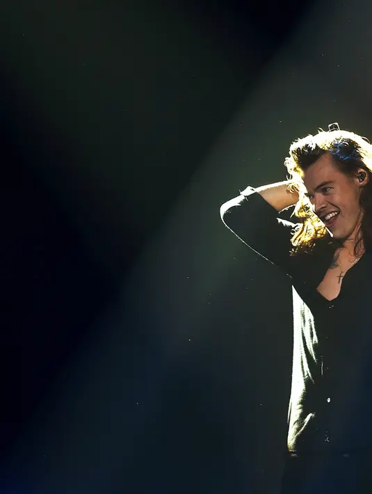 Tak hanya itu saja, Harry menyumbangkan beberapa uangnya untuk memberikan wig kepada pengidap penyakit kanker. (AFP/Bintang.com)