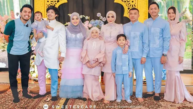 8 Potret Gender Reveal Anak Kedua Aurel Hermansyah, Ramai Semua Keluarga Datang