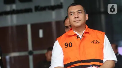 Mantan Wakil Menteri Imigrasi dan Pemasyarakatan (Imipas), Silmy Karim, usai menjalani pemeriksaan di Gedung Merah Putih Komisi Pemberantasan Korupsi (KPK), Senin (8/6/2026). Ini merupakan pemeriksaan perdana Silmy Karim setelah ditetapkan sebagai tersangka dan ditahan KPK pada 4 Juni 2026. (Liputan6.com/Helmi Fithriansyah)