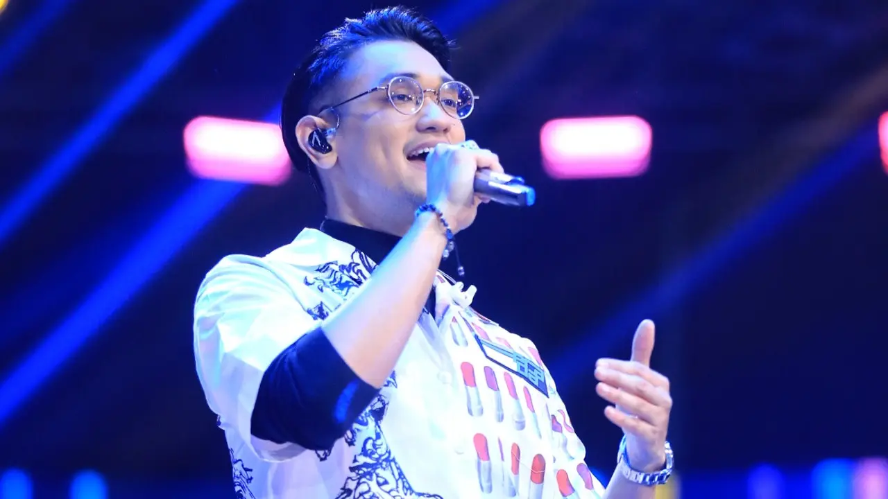 [Bintang] Ketika Afgan Cover Hits Dewa 19, Aku Disini Untukmu