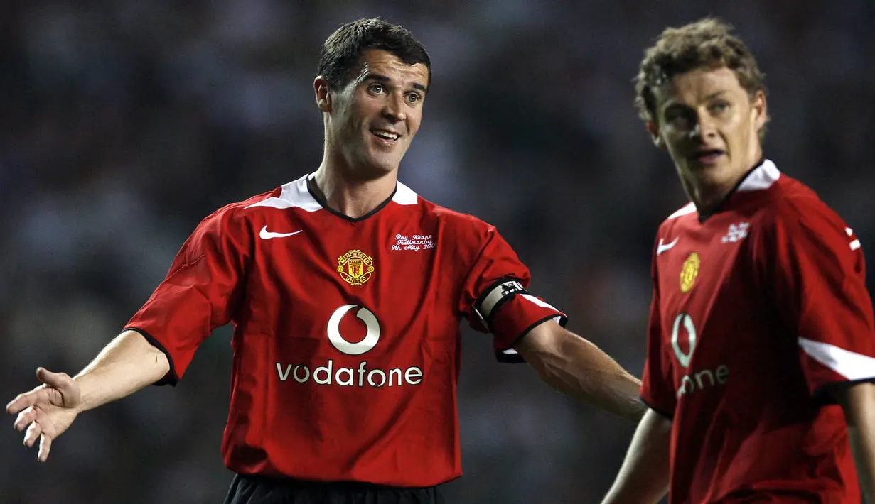 Roy Keane dikenal sebagai pemain yang memiliki karakter keras. Keane tercatat berkarier di Liga Inggris selama 14 tahun (1992-2006) dengan menorehkan 7 kartu merah. Uniknya, semua kartu merahnya didapatkan ketika dirinya membela Manchester United. (AFP/Andrew Yates)