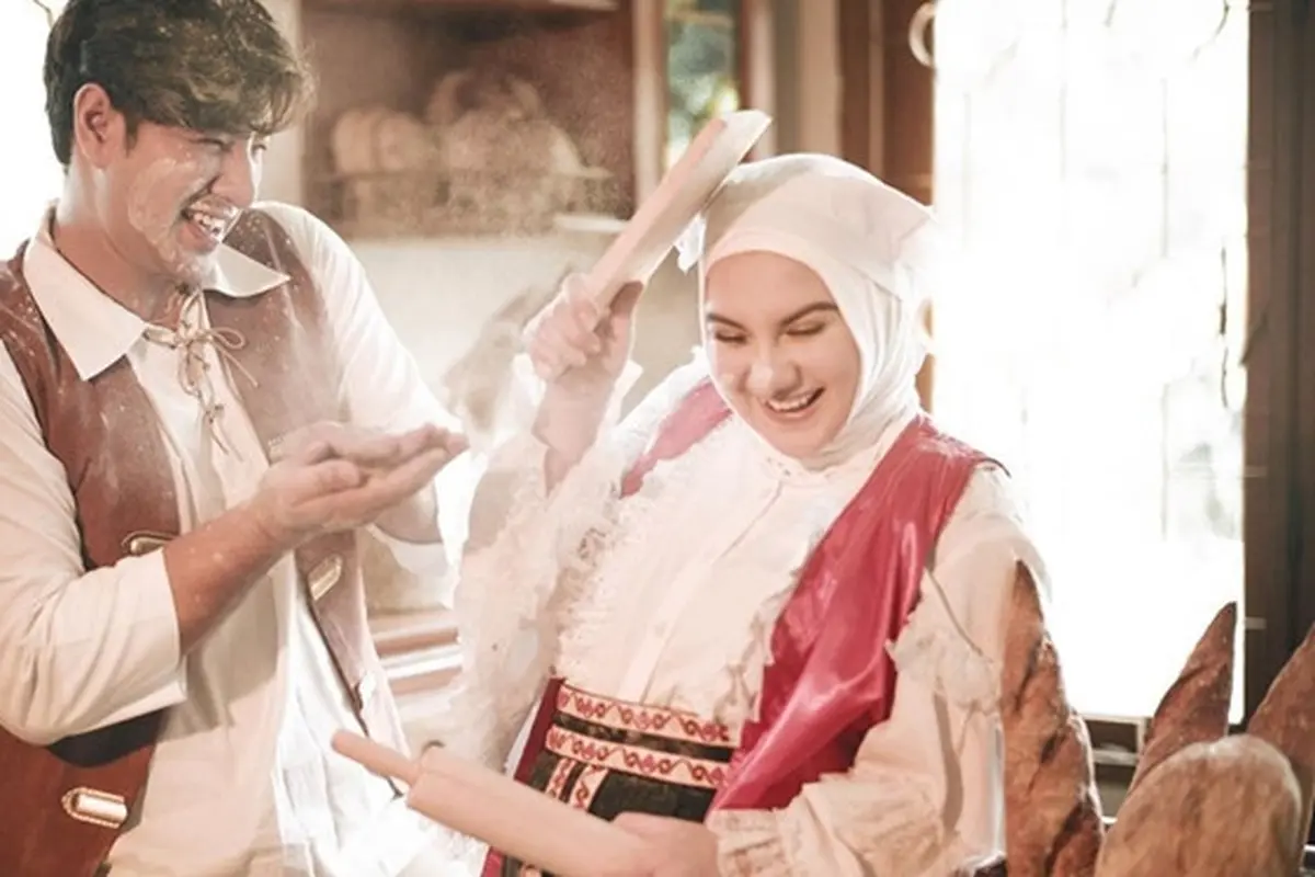 6 Pemotretan Maternity Shoot Irish Bella dan Amar Zoni, Bertema 'Baked with Love'