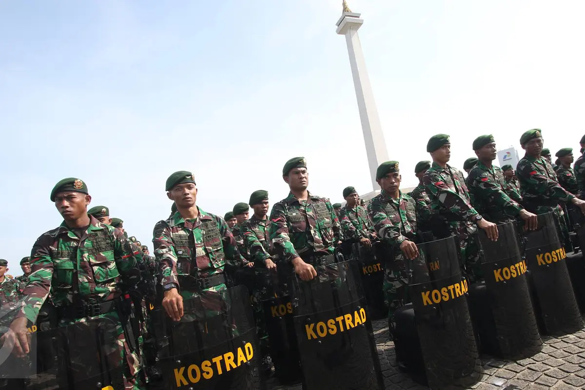 20161103-Ribuan Pasukan TNI dan Polri Ikuti Apel di Silang Monas-Jakarta