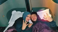 Kamis (3/4/2025), Atta Halilintar dan Aurel Hermansyah rayakan ulang tahun ke-4 pernikahan. Atta menyebut, jika istri senang, biasanya rezeki mengalir lancar. (Foto: Dok. Instagram @attahalilintar)