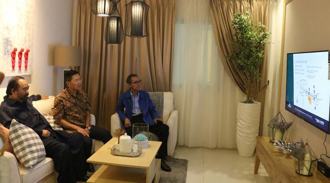 Surya Paloh bersama CEO Lippo Group, James Riyadi.