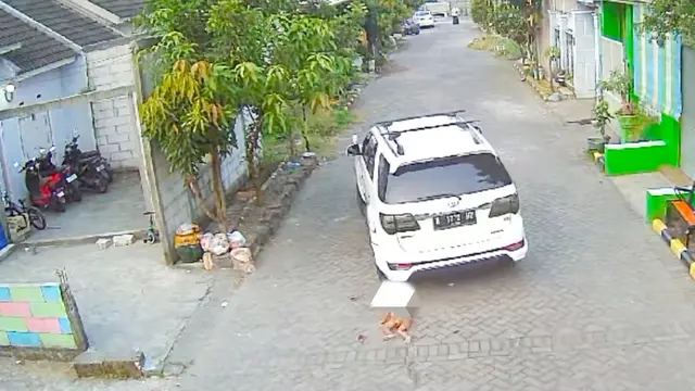 Mobil Fortuner usai melindas bocah hingga tewas. (Istimewa)
