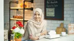Ririn Dwi Ariyanti, istri dari Aldi Bragi yang gaya penampilannya selalu modis dan stylish. Termasuk saat ia tampil mengenakan hijab. Dengan mengenakan hijab, Ririn Dwi Ariyanti semakin terlihat cantik memesona. ((Liputan6.com/IG/@ririndwiariyanti)
