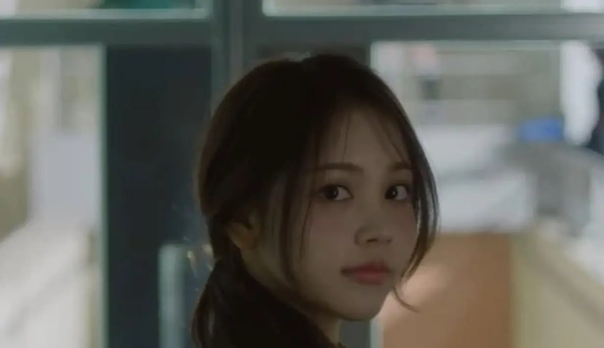 Tanggal debut girl grup Hearts2Heats dari SM Entertaiment pun tampak sudah dekat. Hal ini diperkuat dengan trailer perdana yang memperkenalkan nama dan wajah kedelapan anggotanya di YouTube SMTOWN pada Minggu (2/2/2025). [Dok. YouTube SM Entertainment]