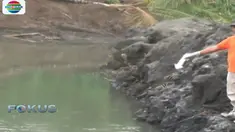 Kedua bocah perempuan ini tenggelam saat tengah berenang dan bermain air bawah guyuran hujan deras.