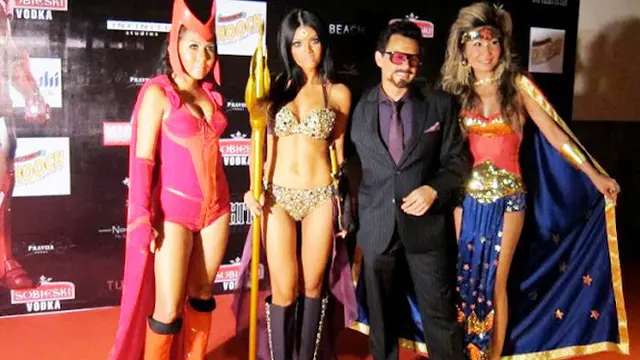 Seksinya 4 Artis Cantik Ini Berkostum Superhero