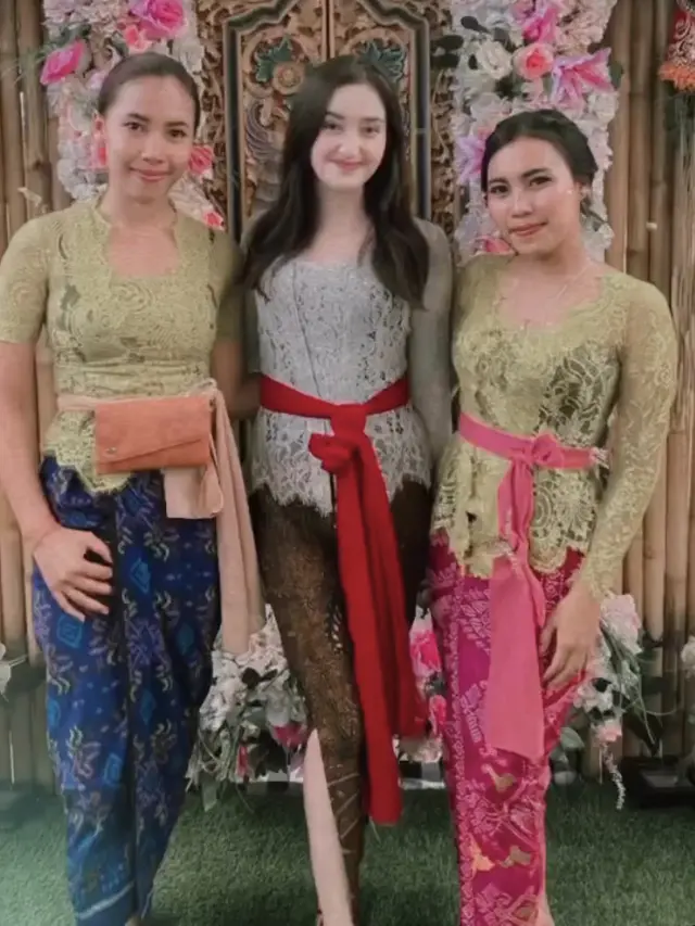Tampilan Ranty Maria dipernikahan Laura Theux dan Indra Brotolaras, credit: Instagram/(@rantymaria)