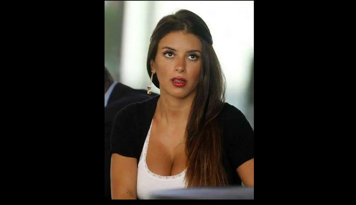 Daniella Semaan bertemu Fabregas saat  masih memperkuat Arsenal. Ketika itu, status Daniella adalah istri dari Elie Taktouk, pengusaha properti asal Inggris (Istimewa)