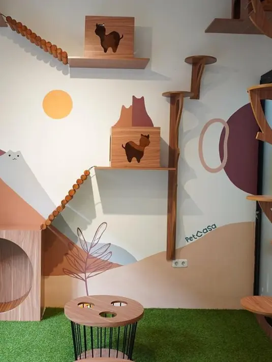 Di dalam hotel kucing, terdapat berbagai fasilitas seperti playground yang dilengkapi beberapa mainan untuk kucing. Hal itu agar kucing merasa senang dan nyaman ketika menginap di cat hotel ini.(Liputan6.com/IG/@tya_ariestya)