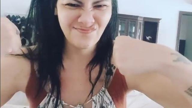 Kondisi Pulih, Ini 6 Potret Terbaru Melanie Subono Usai Operasi Angkat Tumor