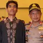 Kapolri Beri Keringanan Putra Almarhum Bripka Mahrum Masuk Kepolisian (Merdeka.com/Nur Habibie)