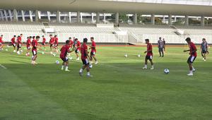 Latihan timnas Indonesia U-22 di Stadion Madya pada Senin (17/11/2025) (Liputan6.com/Thomas)