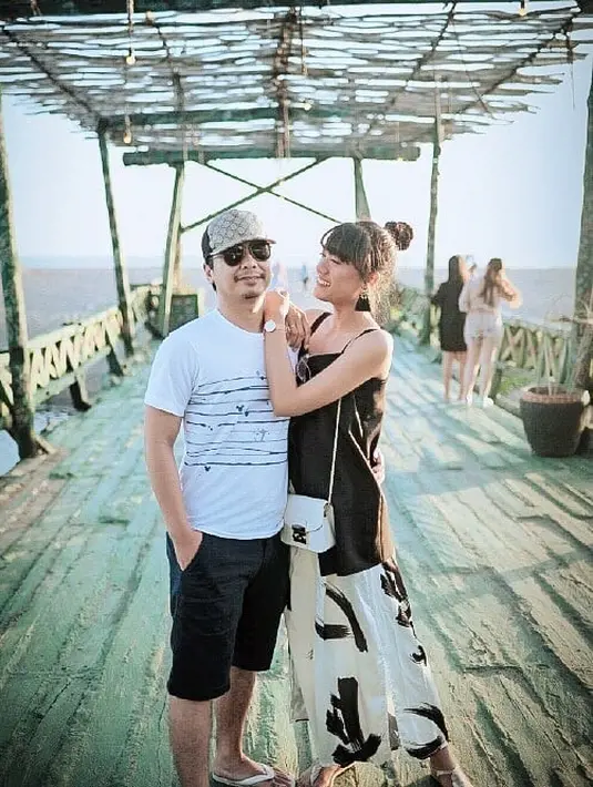 Raditya Dika dan Anissa Aziza