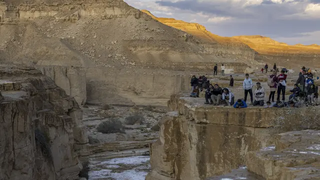 Banjir Bandang Landa Gurun Negev di Israel