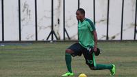 Pedro Henrique Cortes Oliveira Gois menjalani trial di Persebaya (Liputan6.com / Dimas Angga P)
