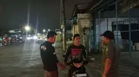 Puluhan Warga Luar Kota Tangerang Tepergok Buang Sampah  di Jalan, KTP Mereka Ditahan