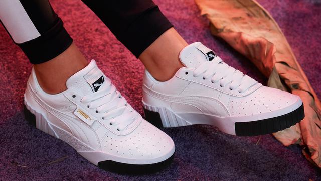 Makin Kece di Musim Dingin dengan Sneakers Warna Terbaru