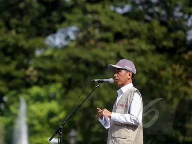 Presiden Jokowi berpidato pada acara pelepasan 298 guru garis depan (GGD) di Istana Negara, Jakarta, Senin (25/5). Tenaga pengajar tersebut akan dikirim ke wilayah terdepan, terluas, dan tertinggal (3T) atau daerah pelosok. (Liputan6.com/Faizal Fanani)