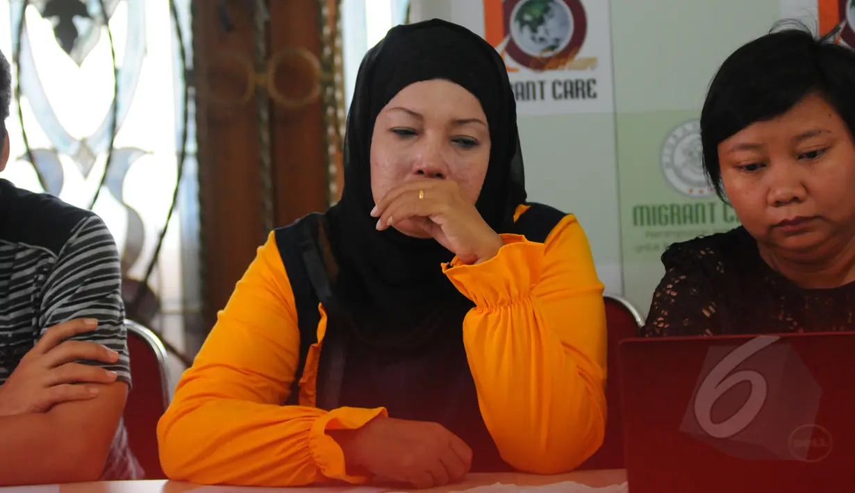 Een anak dari Ruyati (Ruyati adalah korban eksekusi mati di Arab Saudi pada 2011), Jakarta, Kamis (16/4/2015). Een ikut menghadiri konferensi pers yang diselenggarakan Migrant Care. (Liputan6.com/Herman Zakharia)