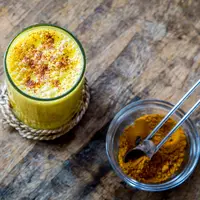 ilustrasi teh kunyit/Photo by Osha Key on Unsplash