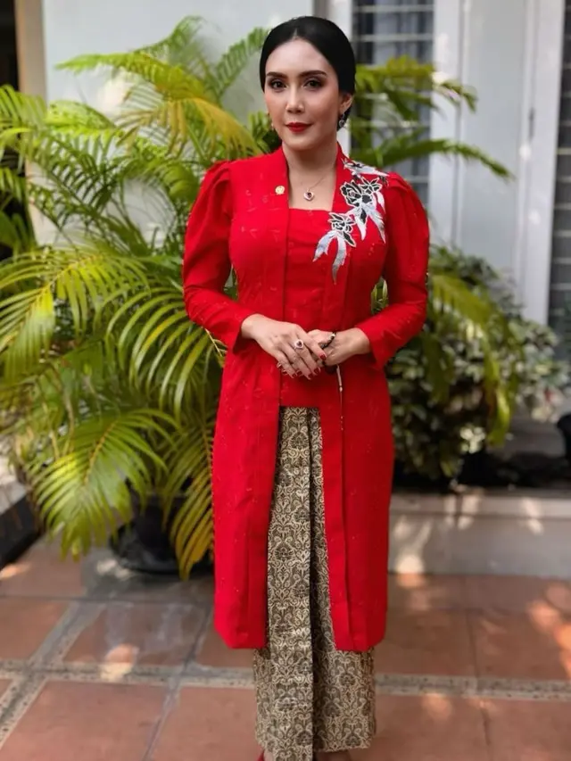 Tampilan Artis hingga Politikus Kenakan Kebaya dengan Berbagai Warna saat Pelantikan Prabowo-Gibran.