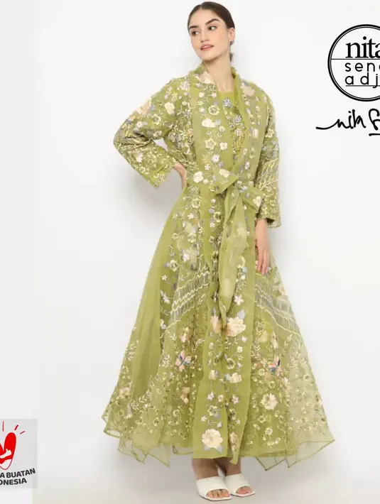 <p>Model dress yang mengingatkan akan baju India model lehenga yang rumit dan cantik Foto: Instagram @nitasenoadjiofficial</p>