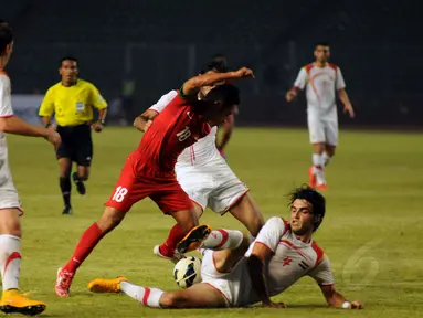 Timnas Indonesia takluk 0-2 dari Suriah pada laga persahabatan di Stadion GBK Jakarta, (15/11/2014). (Liputan6.com/Helmi Fithriansyah)