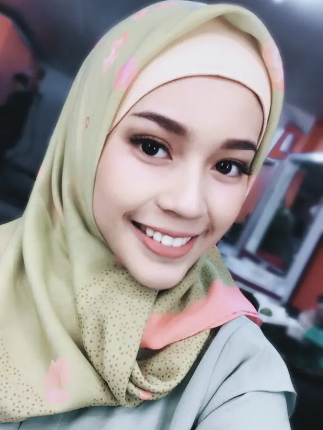 5 Potret Fay Nabila saat Pakai Hijab, Bikin Pangling