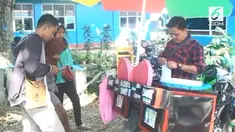 Seorang mahasiswa nekat berjualan es dawet sambil kuliah. Hal ini ia lakukan demi nafkahi istrinya.