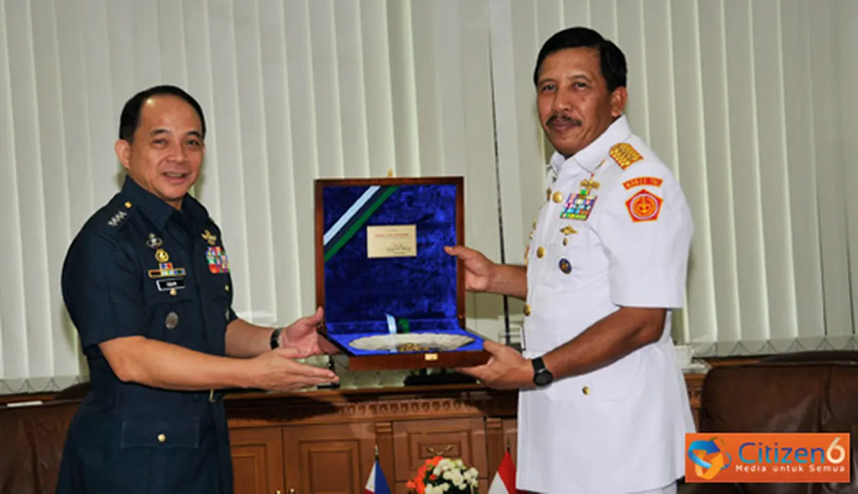 Citizen6, Jakarta: TNI dan angkatan bersenjata Filipina (The Armed Forces of the Philippines) sepakat akan terus meningkatkan hubungan kerja sama militer yang telah terjalin dengan baik selama ini. (Pengirim: Badarudin Bakri Badar)