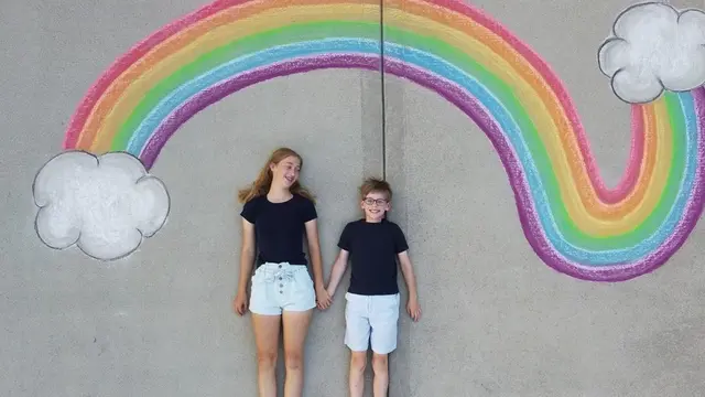 Gambar Menggunakan Kapur karya Macaire Everett