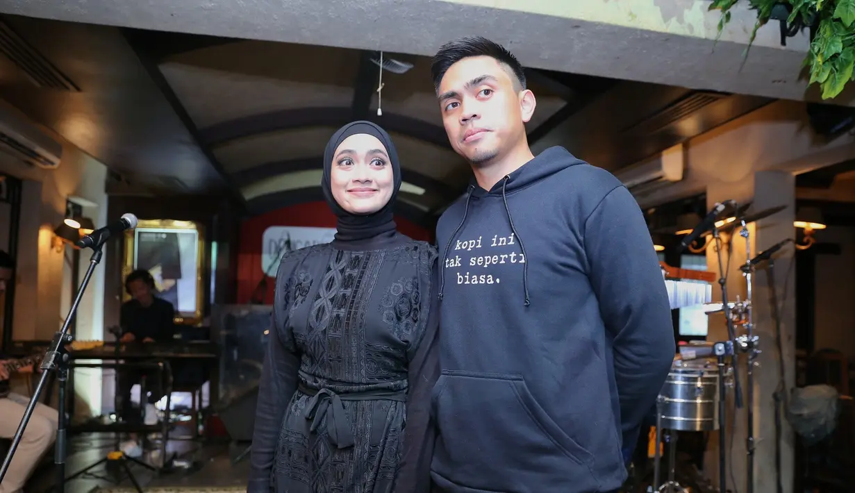 Ayudia Bing Slamet dan Ditto Percussion