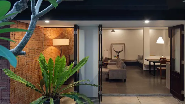 Arsitektur Rumah Minimalis dengan Dinding Rooster