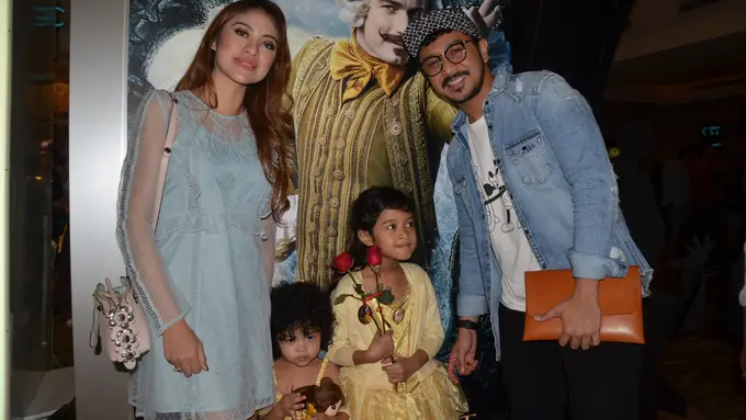 [Bintang] Giring Nidji dan Keluarga