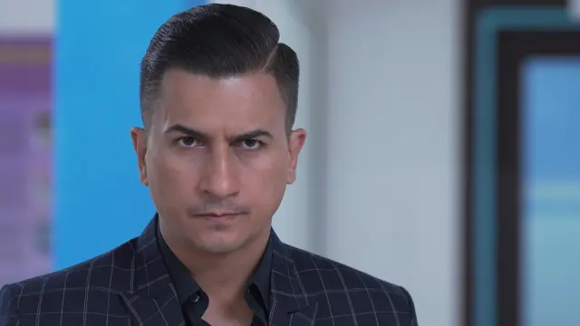 Di Antara Dua Cinta