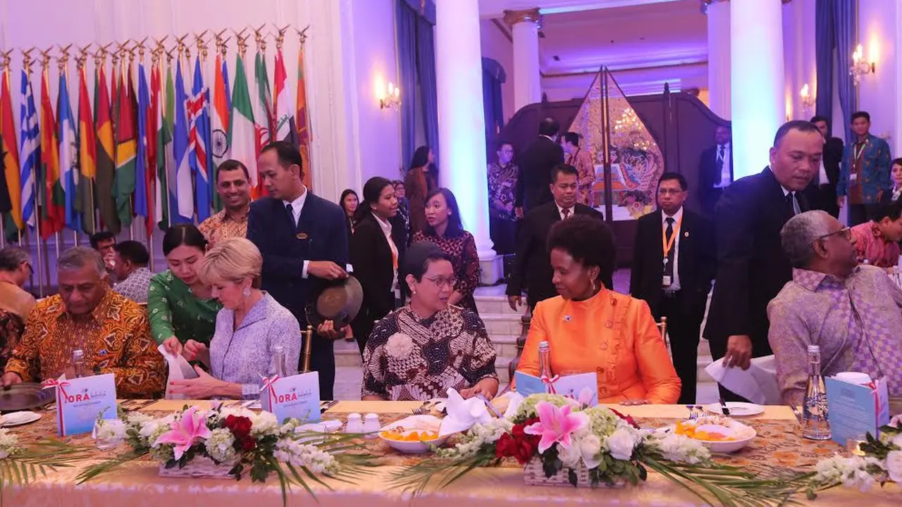 Makan malam menteri anggota IORA di kantor Kemlu