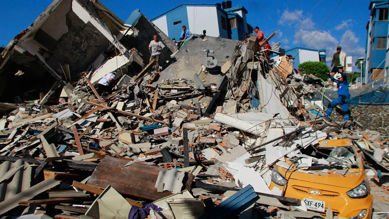 Gempa Dahsyat Magnitudo 7,4 Guncang Kolombia 132 Orang Tewas