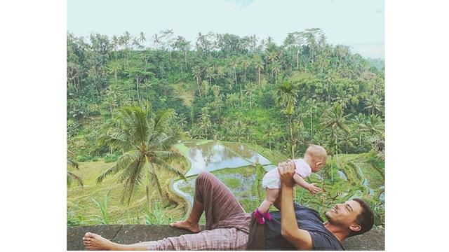 6 Potret Kebersamaan Raisa, Hamish dan Putrinya, Bikin Gemas