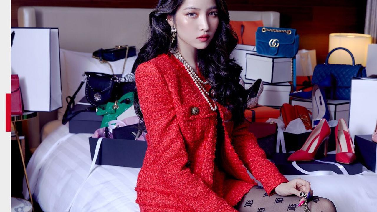 Sowon GFriend. (Source Music via Instagram/ gfriendofficial)